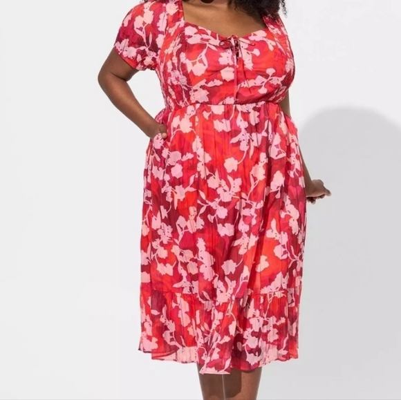 torrid Dresses & Skirts - NWT Torrid Lace Up Smoked Floral Dress